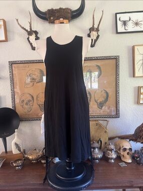 Women's Black Sleeveless Midi Dress - Minimal Shift With Side Fringe